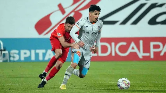 Spor Toto Süper Lig: Ümraniyespor: 1 - Medipol Başakşehir: 1 (İlk yarı)