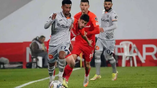 Spor Toto Süper Lig: Ümraniyespor: 1 - Medipol Başakşehir: 3 (Maç sonucu)