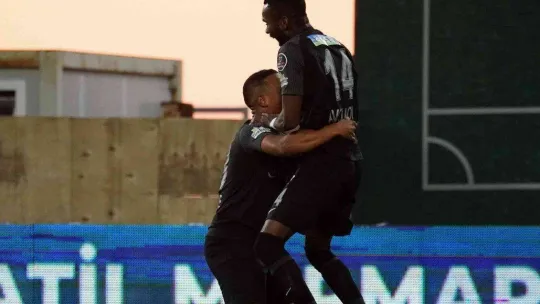 Spor Toto Süper Lig: Ümraniyespor: 1 - Hatayspor: 1 (İlk yarı)