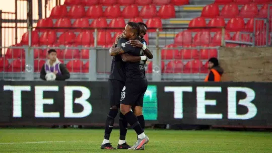 Spor Toto Süper Lig: Ümraniyespor: 1 - Hatayspor: 1 (İlk yarı)