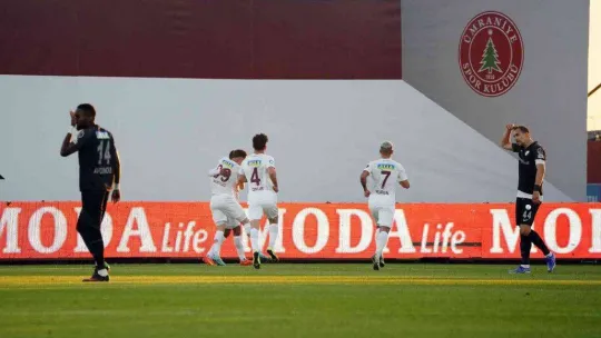 Spor Toto Süper Lig: Ümraniyespor: 1 - Hatayspor: 1 (İlk yarı)