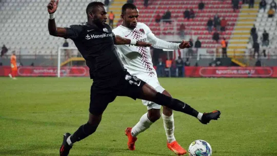 Spor Toto Süper Lig: Ümraniyespor: 2 - Hatayspor: 2 (Maç sonucu)