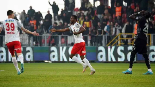 Spor Toto Süper Lig: Ümraniyespor: 1 - Adana Demirspor: 1 (Maç sonucu)