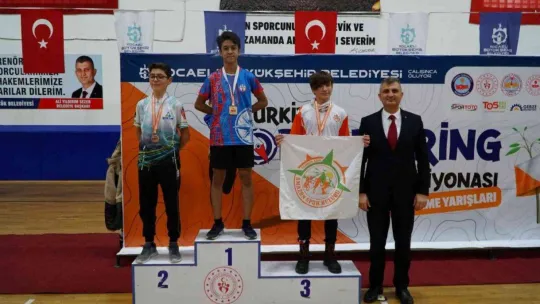 Sporcular dereceye girebilmek için ter döktü