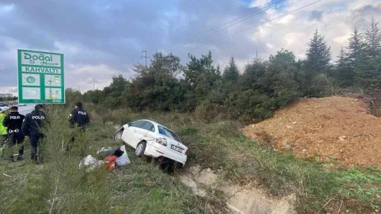 Su kanalına düşen otomobildeki küçük kız yaralandı