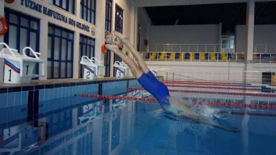 Su korkusunu yenmek için başladığı spor hayatını değiştirdi