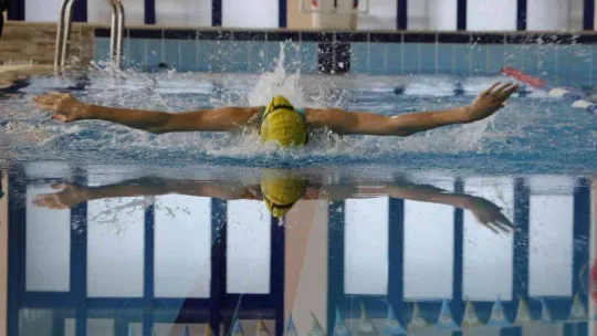 Su korkusunu yenmek için başladığı spor hayatını değiştirdi
