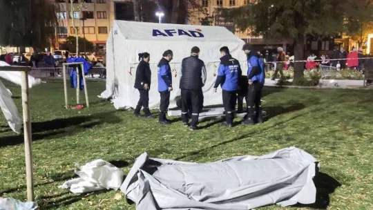 SUBÜ deprem bölgesinde aktif görevdeydi