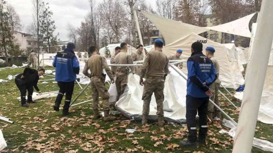 SUBÜ deprem bölgesinde aktif görevdeydi