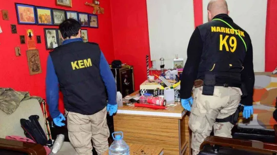 Süleyman Soylu'nun yönettiği operasyonda uyuşturucular bebek pusetinden çıktı