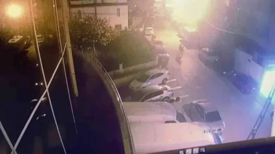 Sultanbeyli'de binanın asansör motorunu çaldılar, çağırdıkları taksiyle de kaçtılar