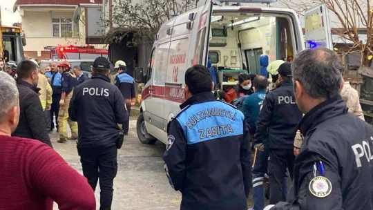 Sultanbeyli'de göçük altında kalan işçinin cansız bedeni çıkarıldı