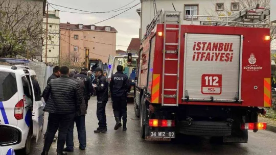 Sultanbeyli'de göçük altında kalan işçinin cansız bedeni çıkarıldı