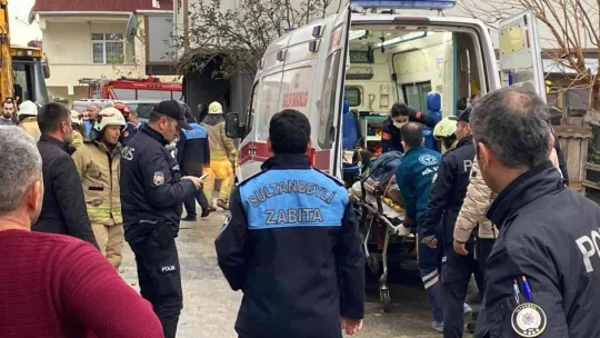 Sultanbeyli'de göçük altında kalan işçinin cansız bedeni çıkarıldı