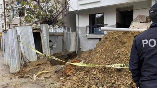 Sultanbeyli'de göçük altında kalan işçinin cansız bedeni çıkarıldı