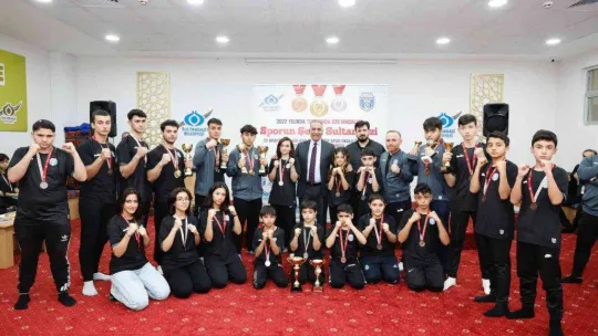 Sultangazi Belediyesi'nin başarılı sporcuları madalyalarla dolu bir yılı geride bırakıyor