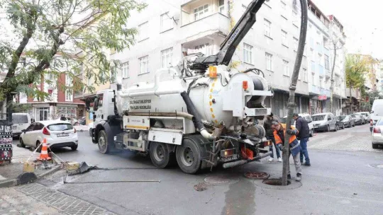 Sultangazi Belediyesinden 'kameralı' temizlik