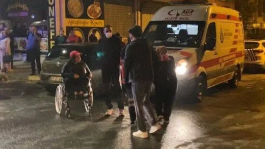 Sultangazi'de 12 katlı binada korkutan yangın: Dumandan etiklenen onlarca vatadandaşı itfaiye ekipleri kurtardı