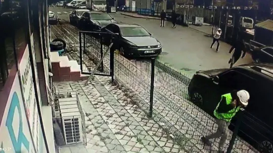 Sultangazi'de 5 kişilik arkadaş grubu arasında silahlı kavga: 1 yaralı