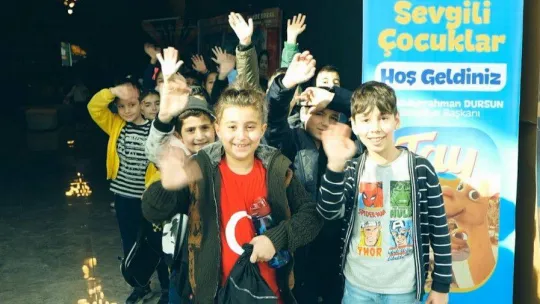 Sultangazi'de çocuklara ücretsiz sinema gösterimi