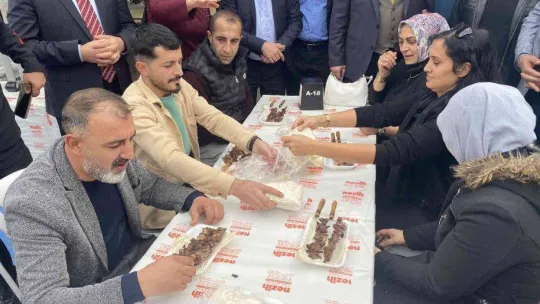 Sultangazi'de Erzurum Cağ Kebabı ve İspir Kuru Fasulyesi festivali başladı