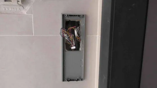 Sultangazi'de onlarca binanın görüntülü konuşma sistemlerini çaldılar