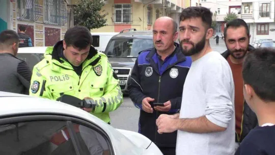 Sultangazi'deki kazada savrulan araç yan yattı: 1 yaralı