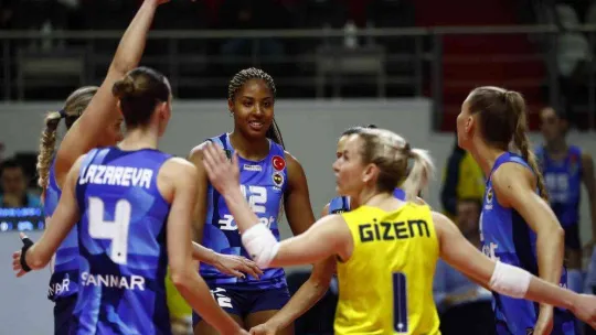 Sultanlar Ligi: Fenerbahçe Opet: 3 - PTT: 0