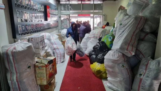 Sungurlu'da ilçe halkı depremzedeler için seferber oldu