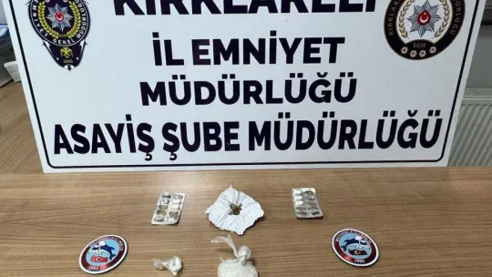 Şüphe üzerine durdurulan 5 kişi de uyuşturucu ele geçirildi