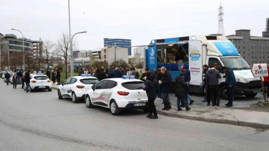 Sürücü adaylarına çorba ikramı