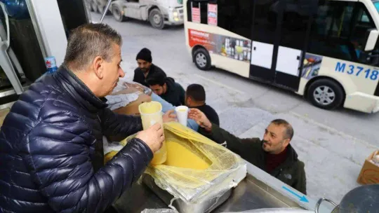 Sürücü adaylarına çorba ikramı