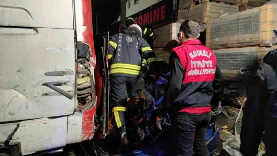 Sürücülerin tartışması kaza ile sonlanmıştı, o anlar kameraya yansıdı