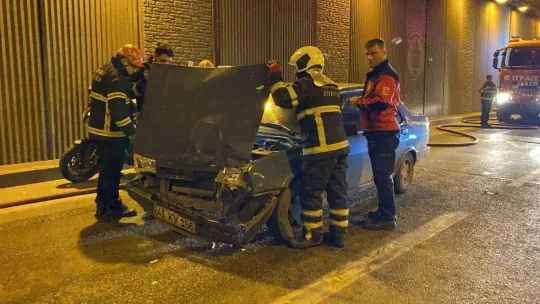 Takip mesafesini korumamanın sonu kötü bitti: 4 araç zincirleme kazaya karıştı