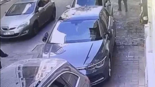 Taksim'de beyzbol sopalı ve kasklı dehşet kamerada: Komadaki bekçi 4 ay sonra öldü