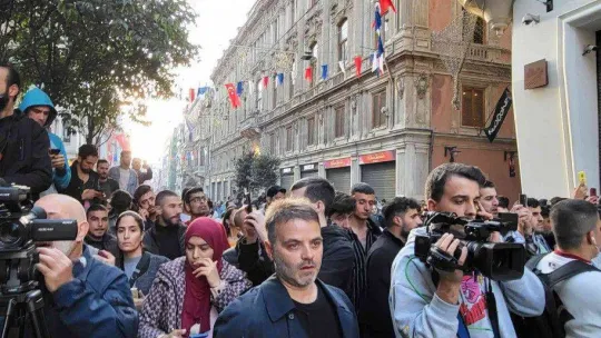 Taksim'de patlama meydana geldi