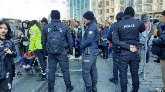 Taksim Meydanı ve İstiklal Caddesine çıkan yollar kapatıldı