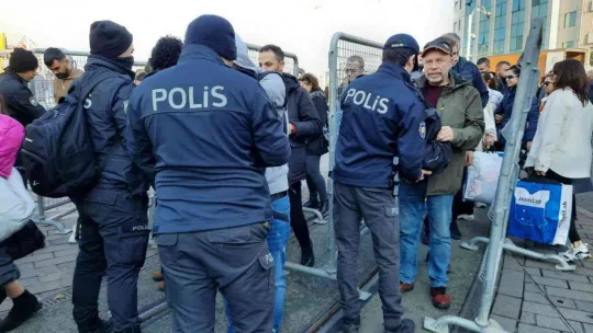 Taksim Meydanı ve İstiklal Caddesine çıkan yollar kapatıldı