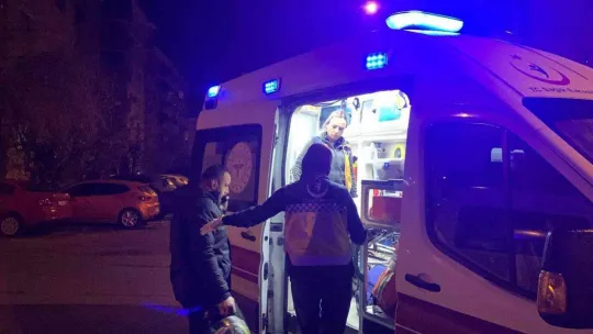 Taksiyle çarpışan motosikletin sürücüsü yaralandı