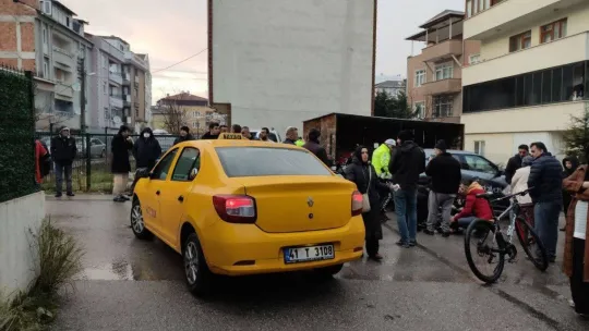Taksiyle çarpışan motosikletin sürücüsü ağır yaralandı