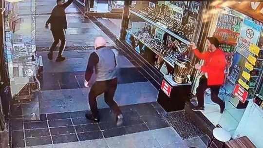 Tarihi çarşıdaki dehşet anları kamerada