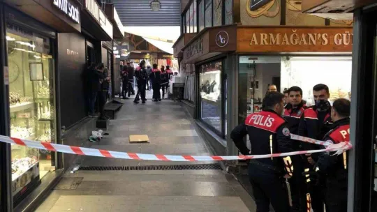 Tarihi çarşıdaki dehşet anları kamerada