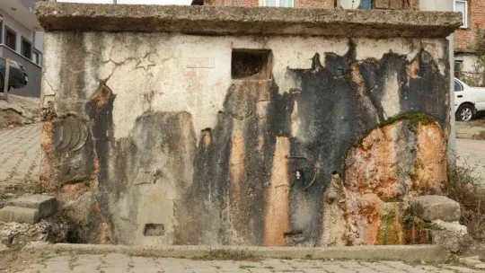 Tarihi lahit, köyün çeşmesi oldu
