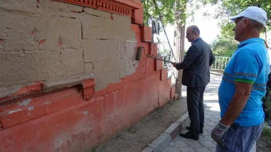 Tarihi okul binası Balıkesir Büyükşehir Belediyesi tarafından bakım yapılıyor