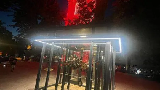 Tarihi Tophane'de asırlık saat tıkır tıkır işliyor