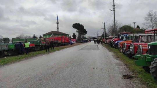 Tarım araçlarının karıştığı kazalara reflektörlü çözüm