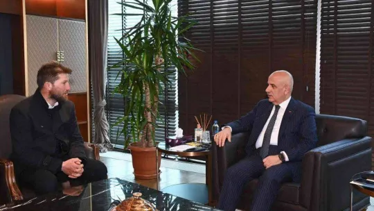 Tarım ve Orman Bakanı Kirişci, yanık sesli çoban Tarık Kara'yı ağırladı