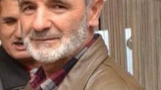 Tarlaya giderken devrilen traktörün altında hayatını kaybetti