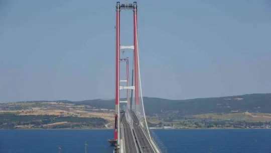 Tatilciler 1915 Çanakkale Köprüsü'nü tercih ediyor