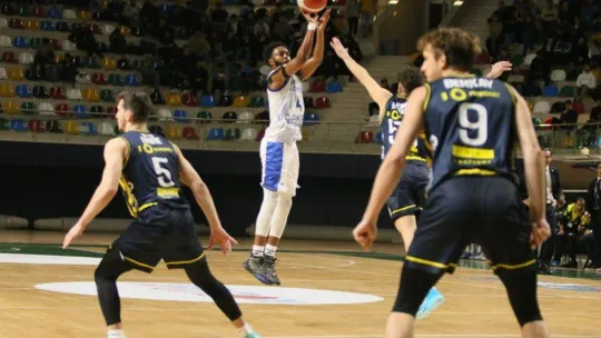 TBL: Kocaeli Büyükşehir Belediyesi Kağıtspor: 73 - Fenerbahçe Koleji: 64